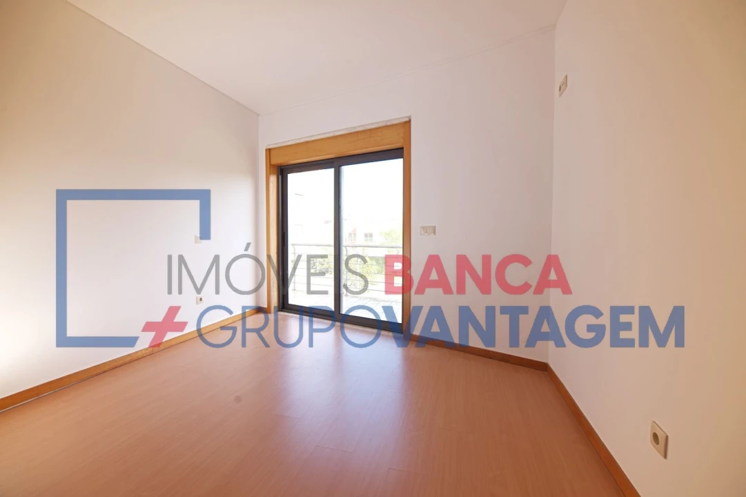 Apartamento T4 para Venda em Pinhal Novo Foto 22