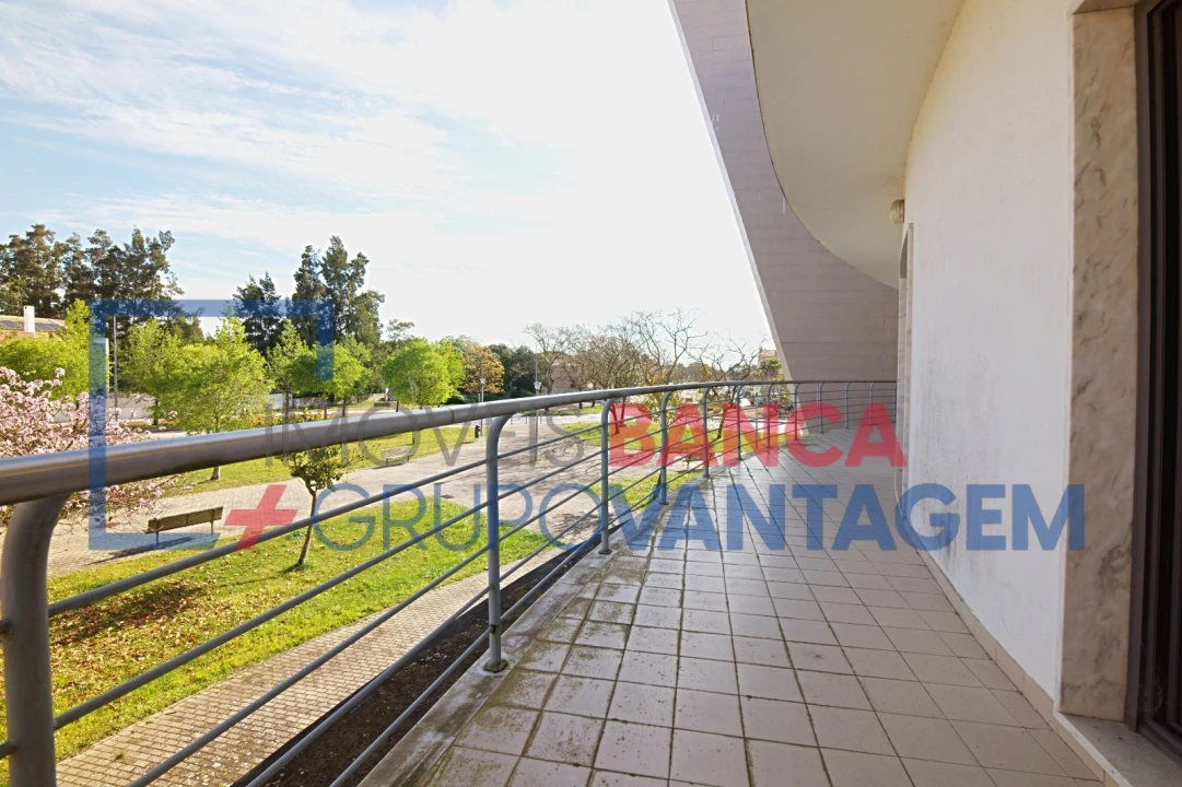 Apartamento T4 para Venda em Pinhal Novo Foto 24