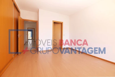Apartamento T4 para Venda em Pinhal Novo