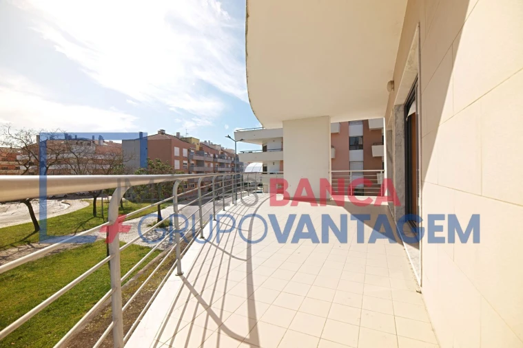 Apartamento T4 para Venda em Pinhal Novo Foto 10