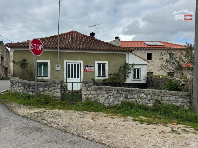 Moradia T2 para Venda em Atouguia Foto 1