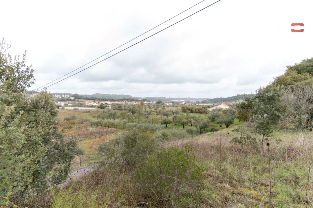 Terreno P/ Prédio para Venda em Atouguia Foto 1