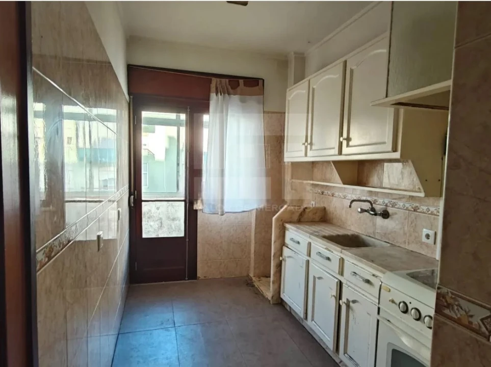 Apartamento T2 para Venda em Odivelas Foto 2