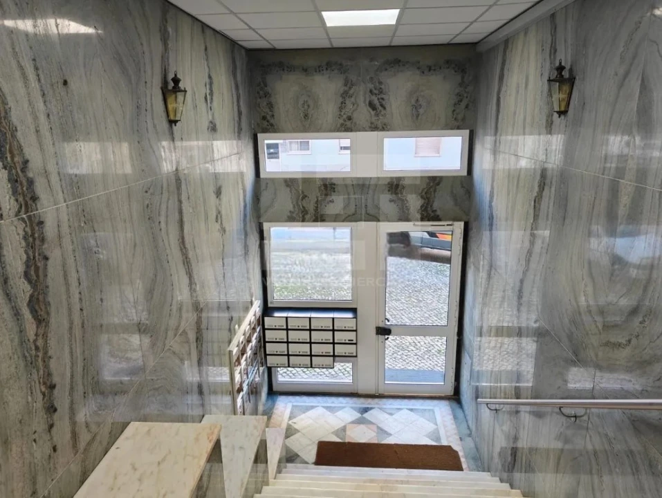 Apartamento T2 para Venda em Odivelas Foto 12