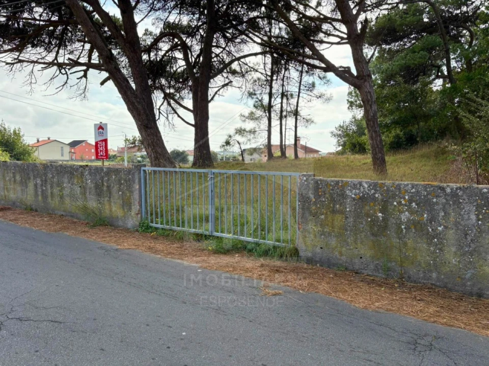 Terreno para Venda em Castelo do Neiva Foto 1