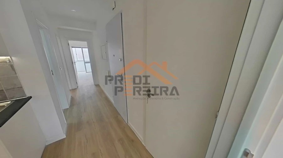 Apartamento T1 para Venda em Porto Salvo Foto 16