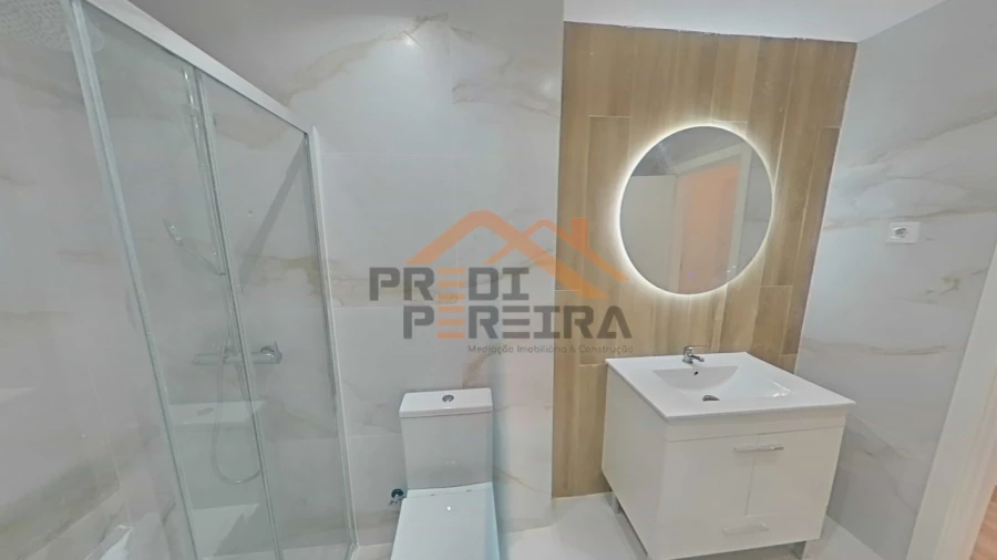 Apartamento T1 para Venda em Porto Salvo Foto 19