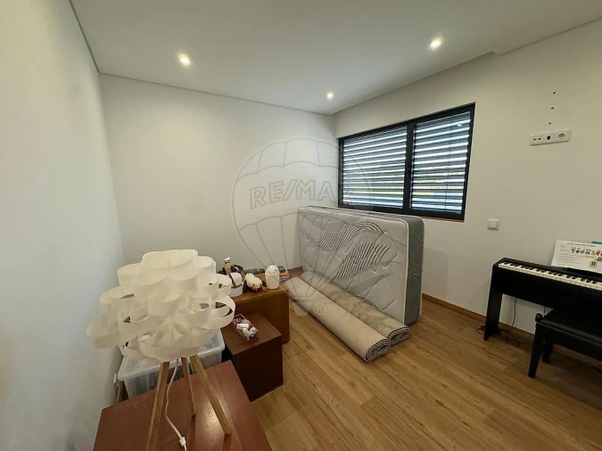 Moradia T4 para Arrendamento em Fânzeres e São Pedro da Cova Foto 25