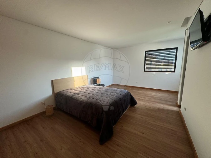 Moradia T4 para Arrendamento em Fânzeres e São Pedro da Cova Foto 19