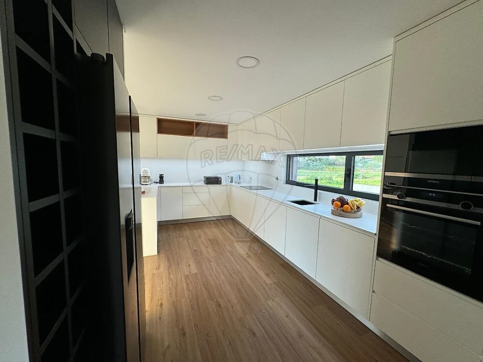 Moradia T4 para Arrendamento em Fânzeres e São Pedro da Cova Foto 10