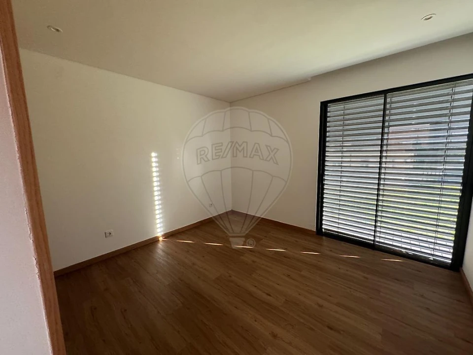 Moradia T4 para Arrendamento em Fânzeres e São Pedro da Cova Foto 24