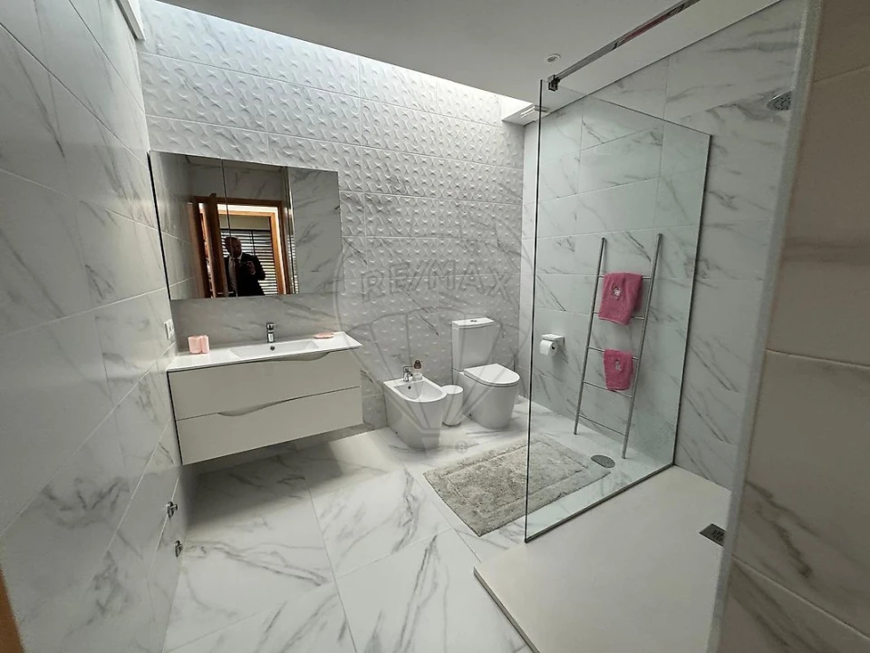 Moradia T4 para Arrendamento em Fânzeres e São Pedro da Cova Foto 22