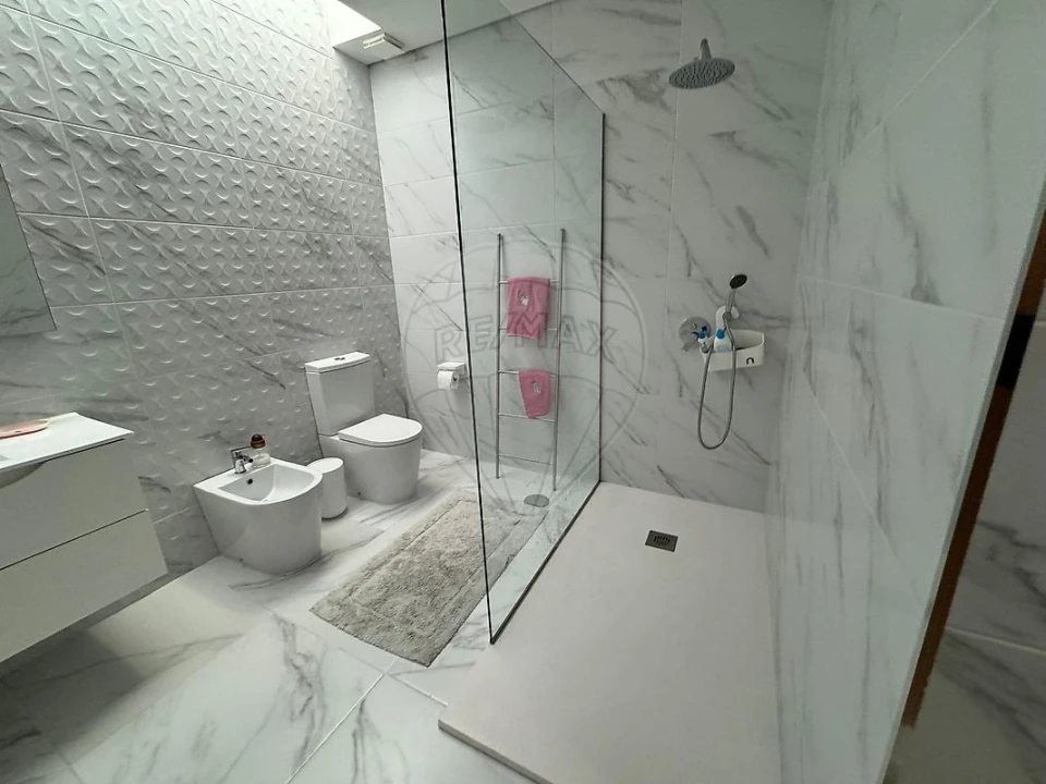 Moradia T4 para Arrendamento em Fânzeres e São Pedro da Cova Foto 20