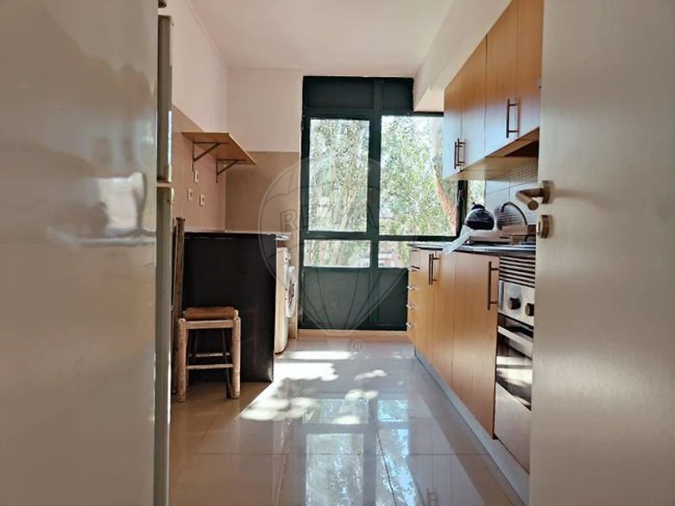 Apartamento T1 para Venda em Massamá e Monte Abraão Foto 2