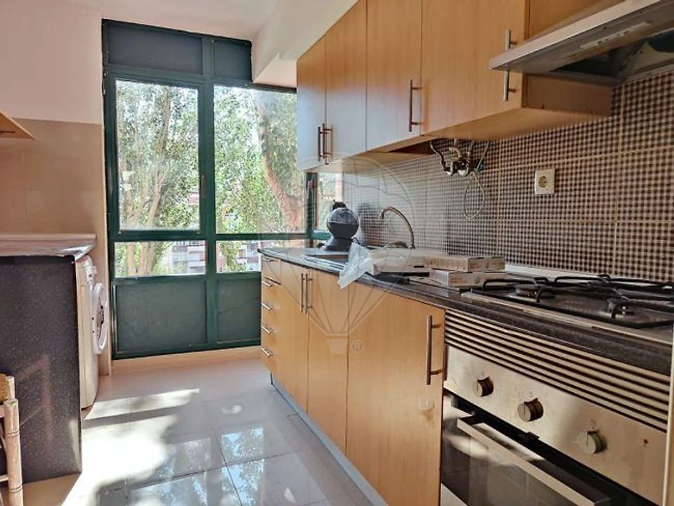 Apartamento T1 para Venda em Massamá e Monte Abraão Foto 6