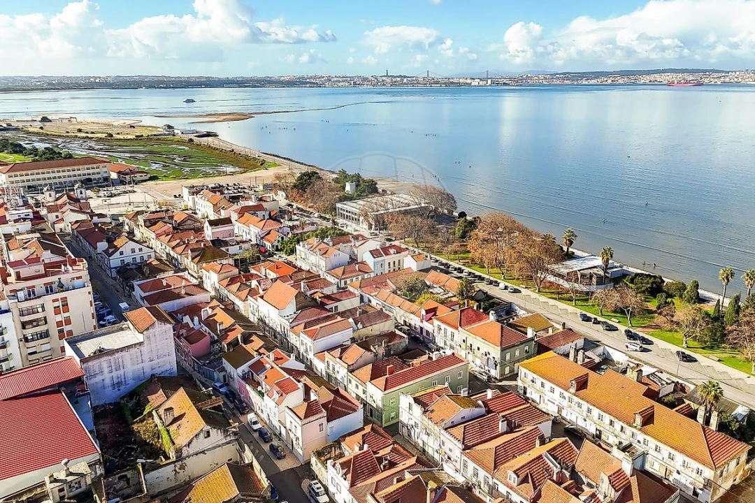 Prédio para Venda em Barreiro e Lavradio Foto 18
