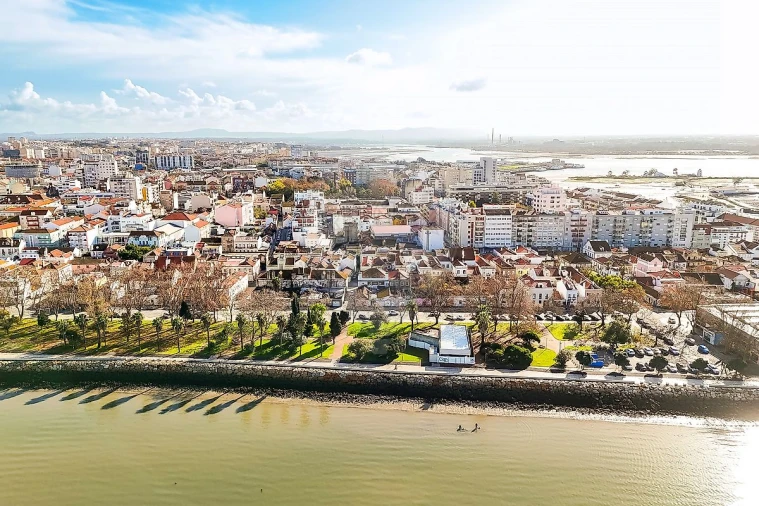 Prédio para Venda em Barreiro e Lavradio Foto 16