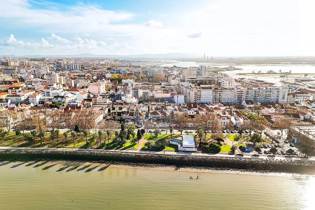 Prédio para Venda em Barreiro e Lavradio Foto 16