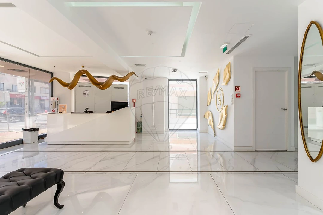 Loja para Arrendamento em Charneca de Caparica e Sobreda Foto 6