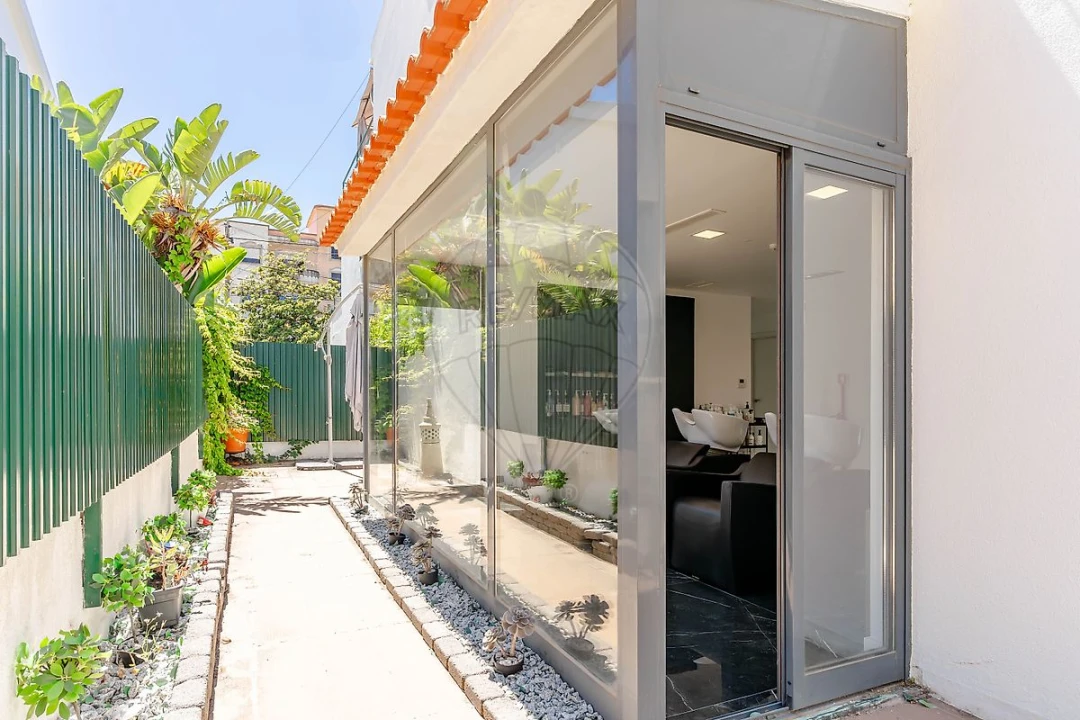 Loja para Arrendamento em Charneca de Caparica e Sobreda Foto 34