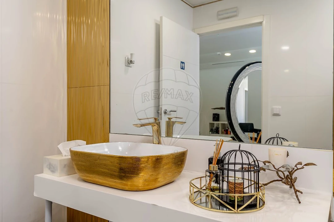 Loja para Arrendamento em Charneca de Caparica e Sobreda Foto 33