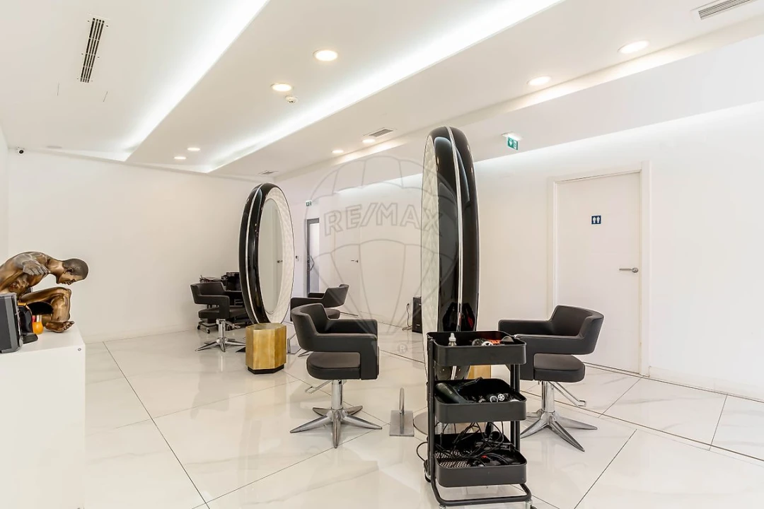 Loja para Arrendamento em Charneca de Caparica e Sobreda Foto 18