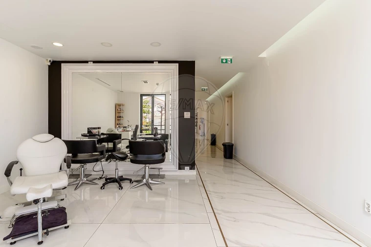 Loja para Arrendamento em Charneca de Caparica e Sobreda Foto 26