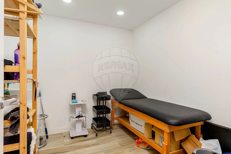 Loja para Arrendamento em Charneca de Caparica e Sobreda Foto 31