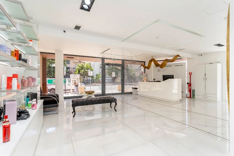 Loja para Arrendamento em Charneca de Caparica e Sobreda Foto 10