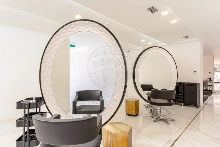 Loja para Arrendamento em Charneca de Caparica e Sobreda Foto 17