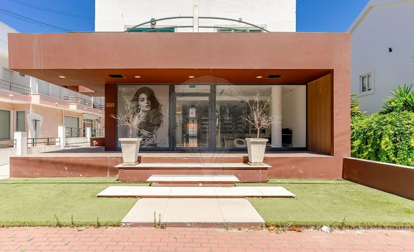 Loja para Arrendamento em Charneca de Caparica e Sobreda Foto 38