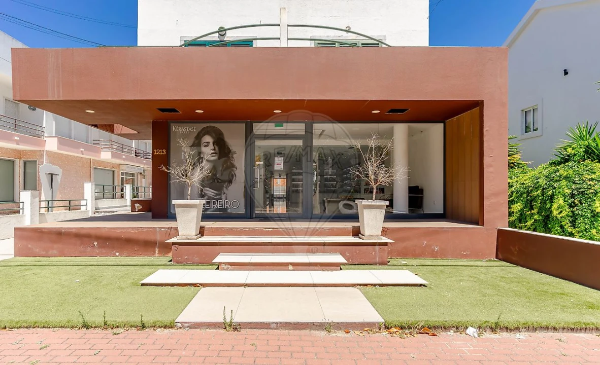 Loja para Arrendamento em Charneca de Caparica e Sobreda Foto 38