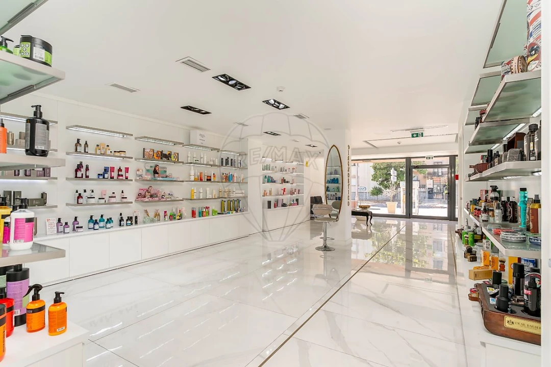 Loja para Arrendamento em Charneca de Caparica e Sobreda Foto 12