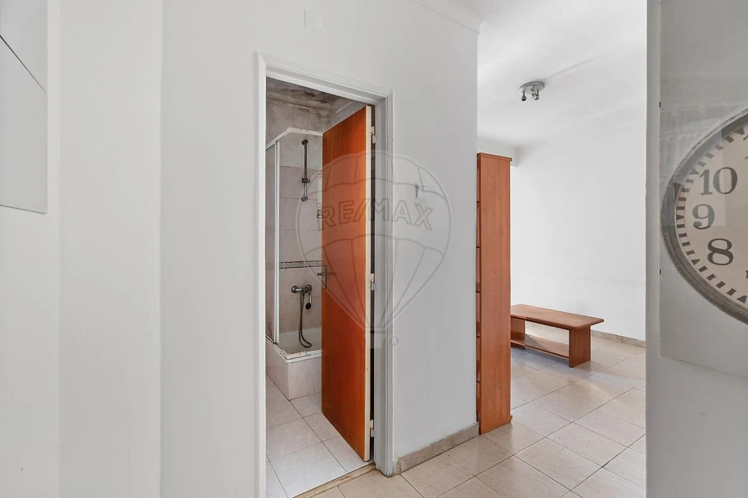 Apartamento T1 para Venda em Venteira Foto 2