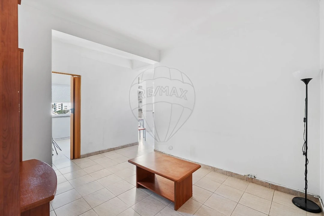 Apartamento T1 para Venda em Venteira Foto 6