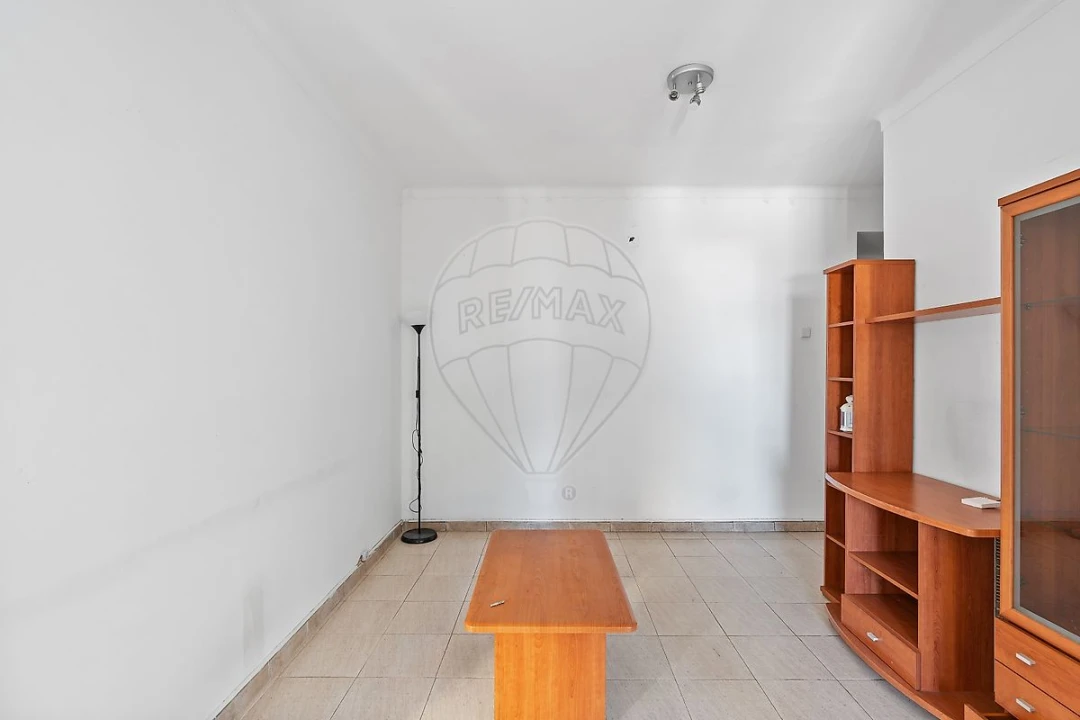 Apartamento T1 para Venda em Venteira Foto 7