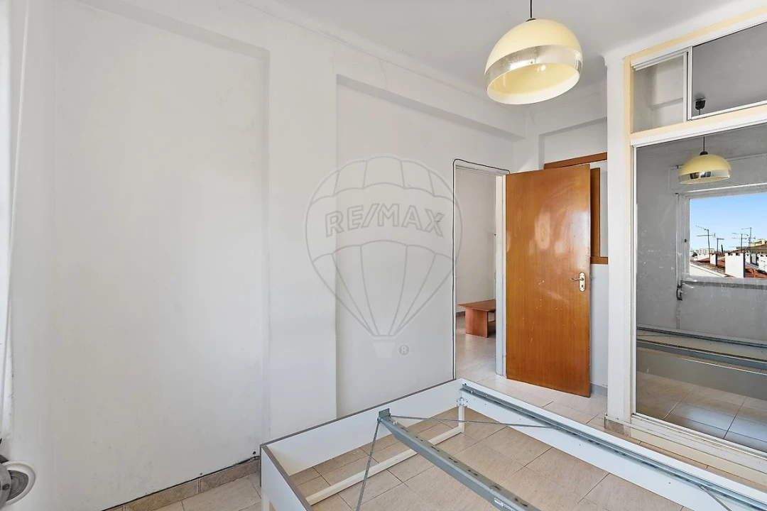 Apartamento T1 para Venda em Venteira Foto 10