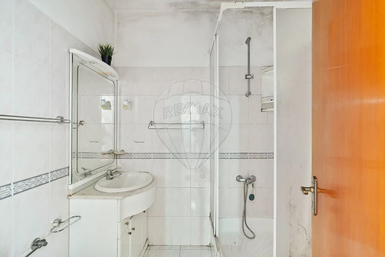 Apartamento T1 para Venda em Venteira Foto 18