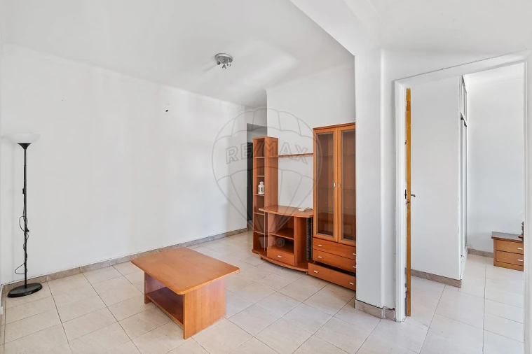 Apartamento T1 para Venda em Venteira Foto 4