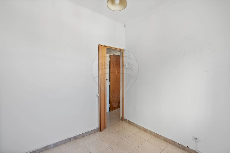 Apartamento T1 para Venda em Venteira Foto 17