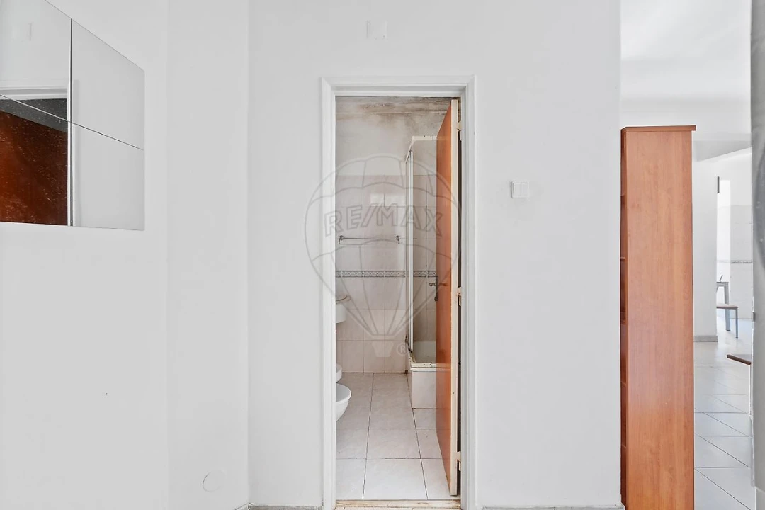 Apartamento T1 para Venda em Venteira Foto 5