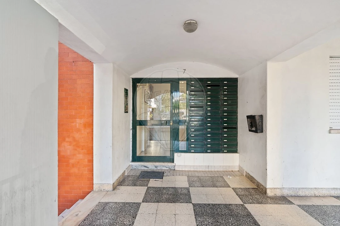 Apartamento T1 para Venda em Venteira Foto 23