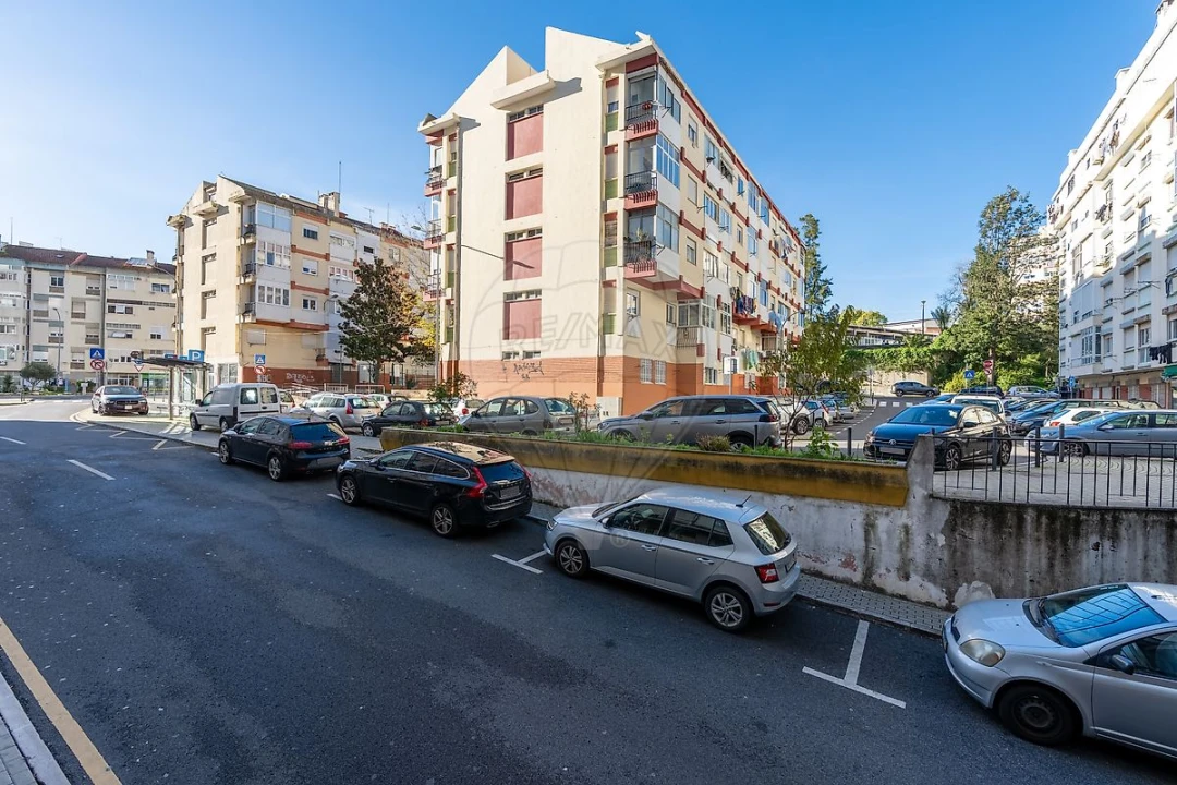 Apartamento T1 para Venda em Venteira Foto 24