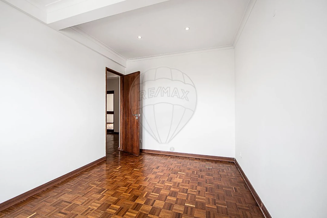 Apartamento T3 para Arrendamento em Moita Foto 8