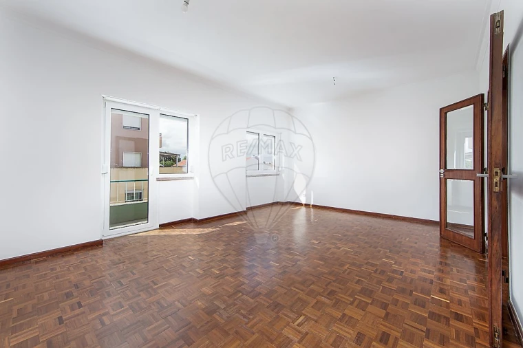 Apartamento T3 para Arrendamento em Moita Foto 2