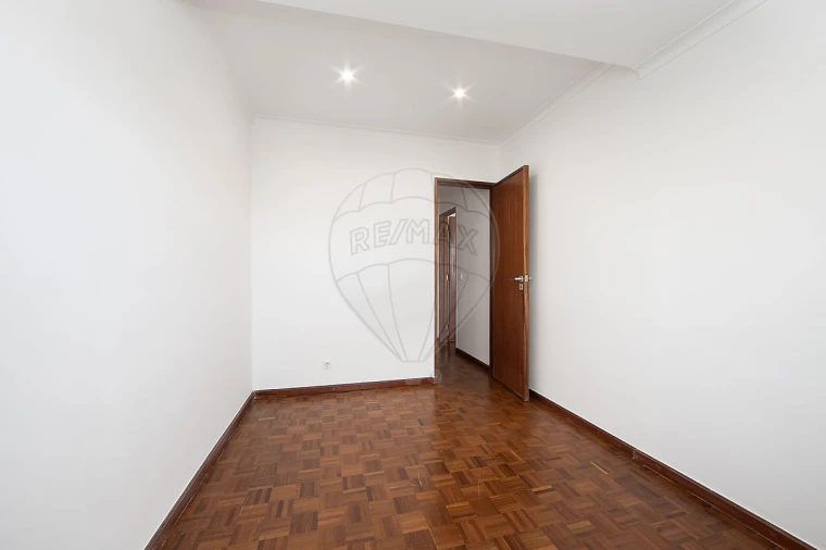 Apartamento T3 para Arrendamento em Moita Foto 5