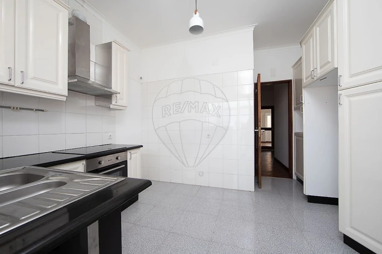 Apartamento T3 para Arrendamento em Moita Foto 16