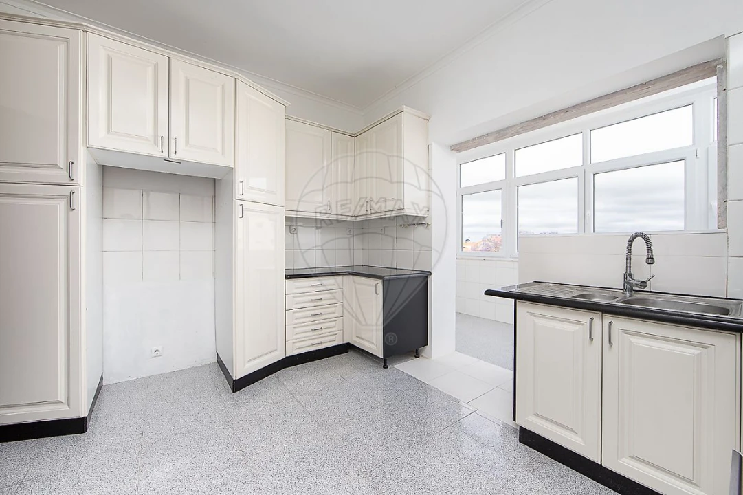 Apartamento T3 para Arrendamento em Moita Foto 15