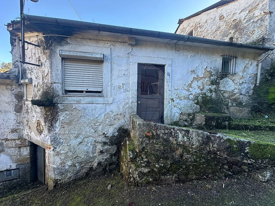 Moradia T4 para Venda em Vilar de Andorinho Foto 2