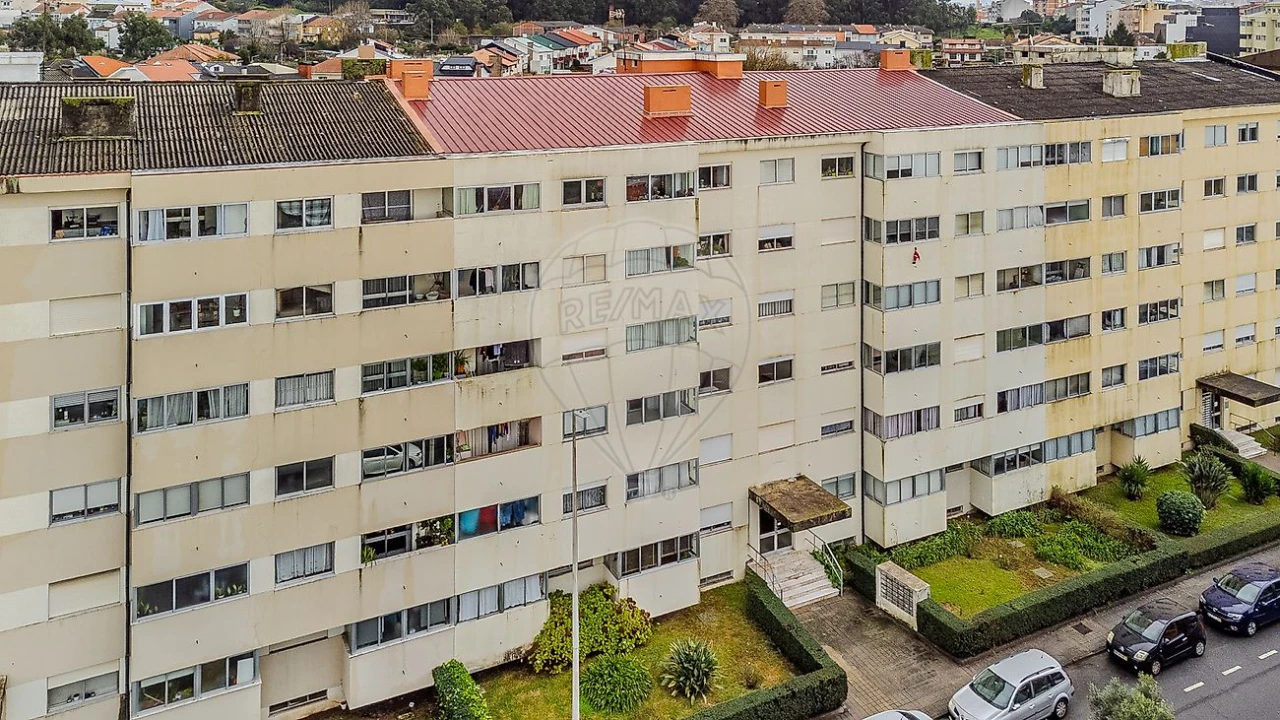 Apartamento T1 para Venda em São Mamede de Infesta e Senhora da Hora Foto 2